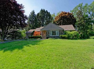 5 Vale St, Latham, NY 12110
