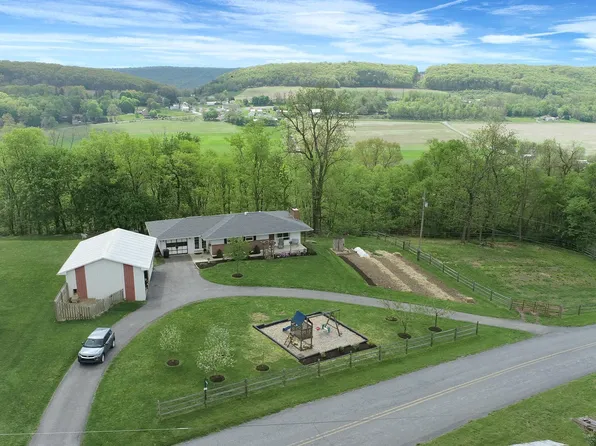 974 Toad Valley Rd, Dalmatia, PA 17017