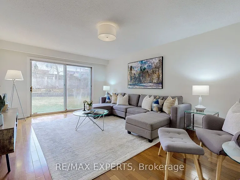 187 Cassandra Blvd — Photo 8
