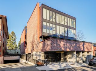 430 Parry St #203, Victoria, BC V8V 2H7