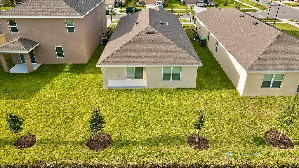 3 bed, 2.0 bath, 1504 sqft, $2,400 — Photo 1