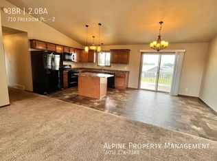 710 Freedom Pl UNIT 2, Hartford, SD 57033