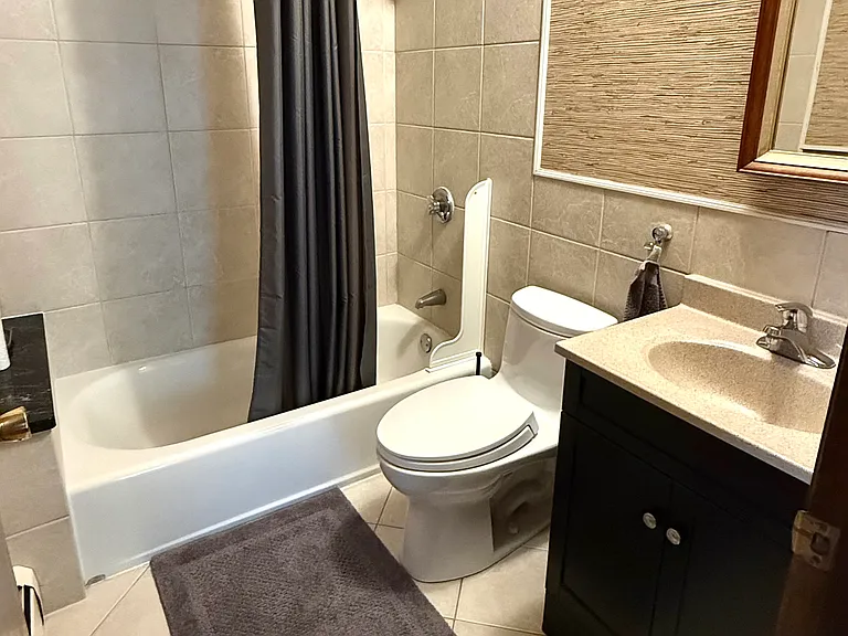Main level full bathroom