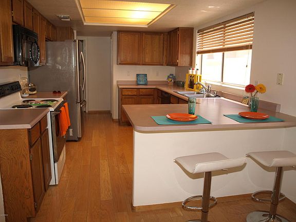 3rd image of 1342 E Helena Dr