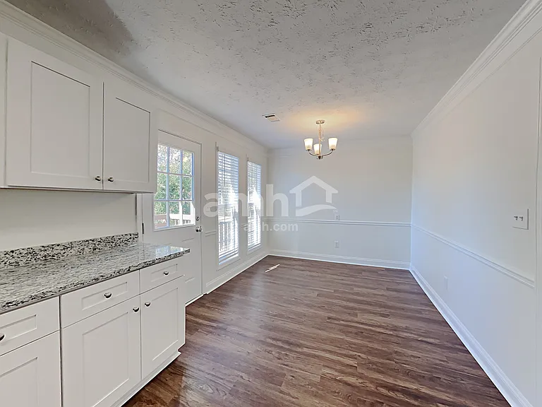 1772 N Oak Dr — Photo 6
