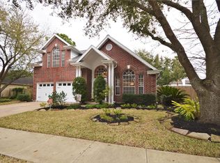 2909 Queen Victoria St, Pearland, TX 77581