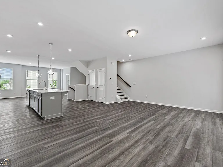 2688 Creekview Ter NW — Photo 9
