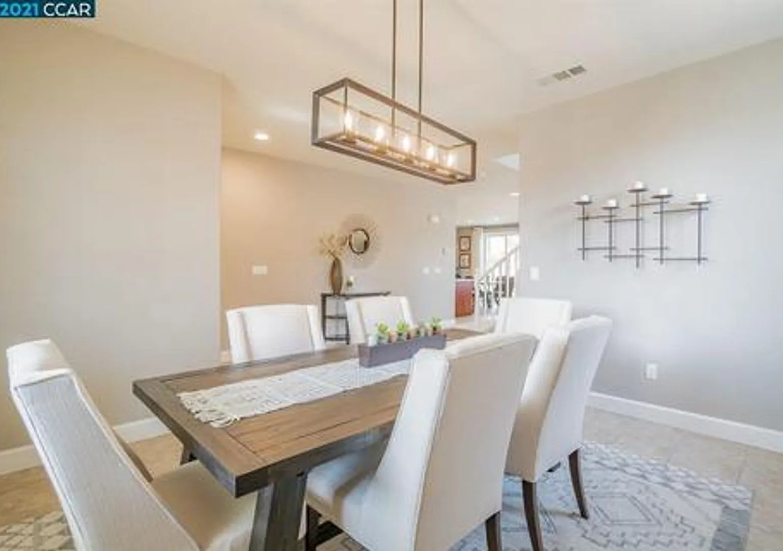 Privacy, Space & the Brentwood Lifestyle Welcome to Carmel Estates — Photo 3