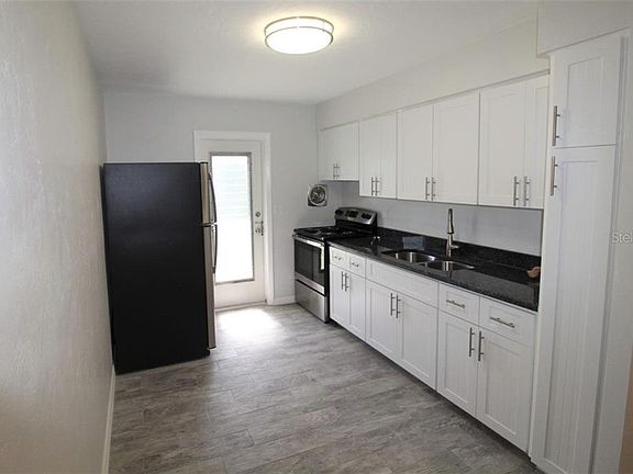 4th image of 2517 Terry Ln
