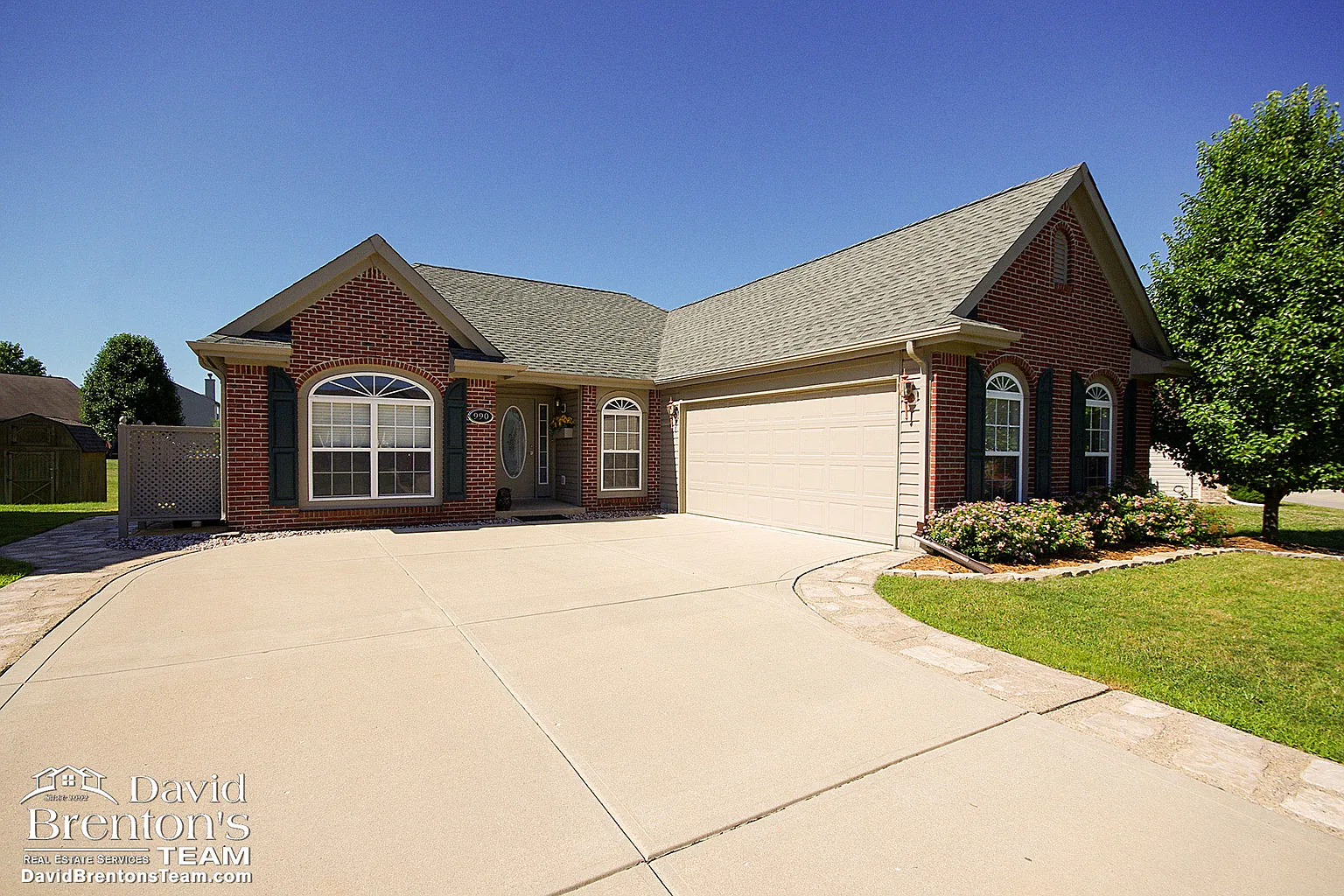 990 Nicole Way photo 1