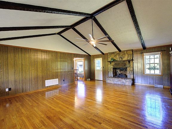 3rd image of 309 Randall Rd
