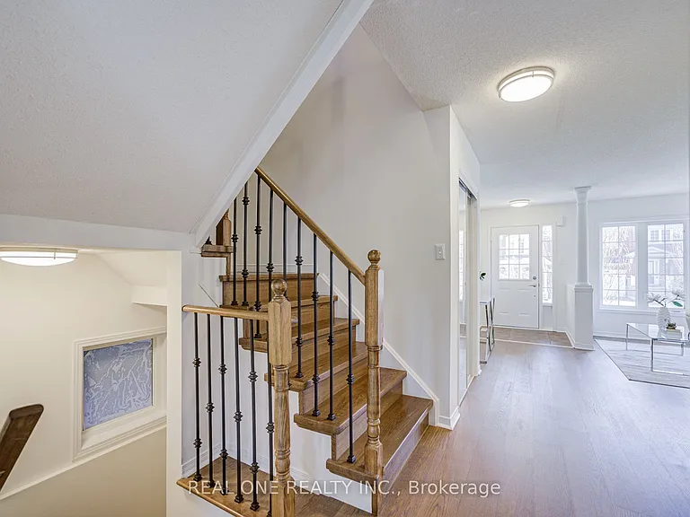 65 Westcliffe Cres — Photo 10