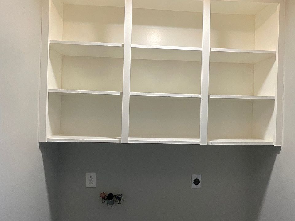 Indoor washer/dryer hook up.