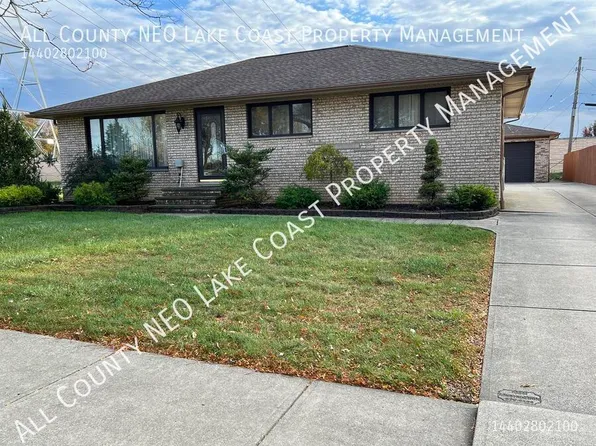 9953 Shady Ln, Brooklyn, OH 44144