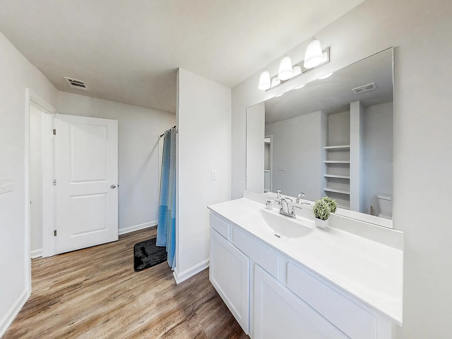 4 bed, 2.5 bath, 1792 sqft, $667 — Photo 4