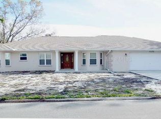 13070 Country Club Dr, Tavares, FL 32778