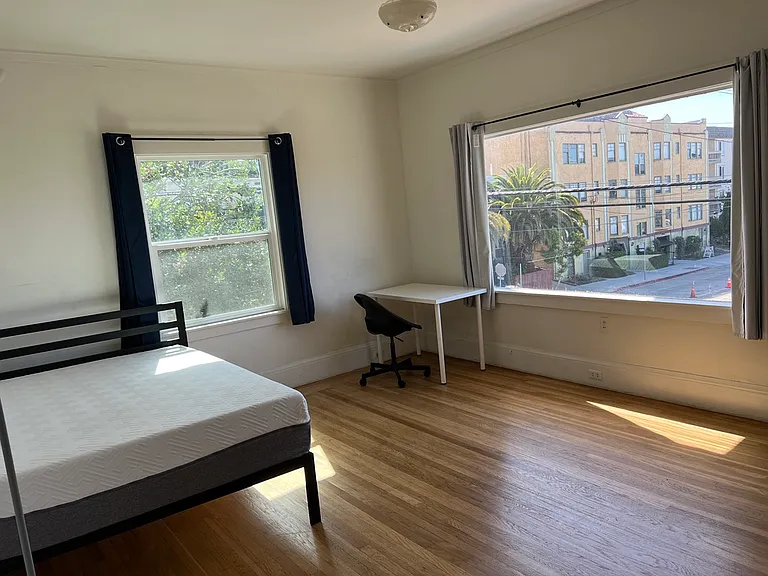 1694 Oxford St #C — Photo 5