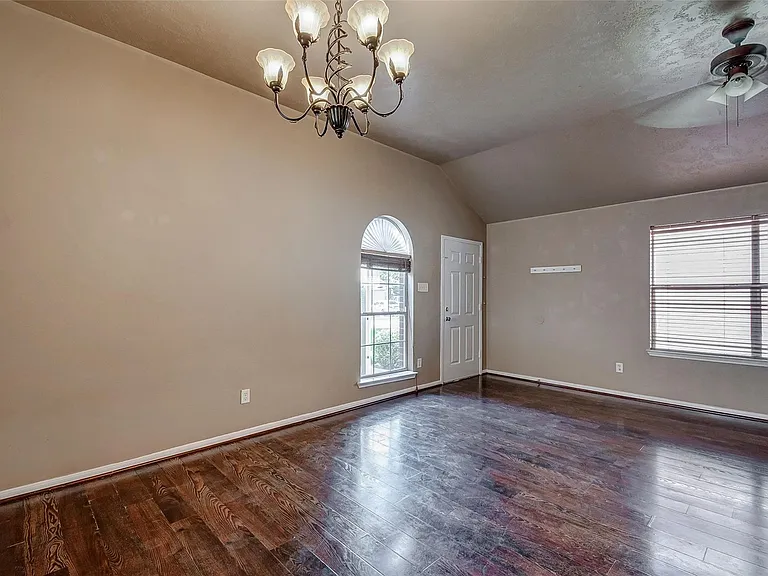3906 Portman Glen Ln — Photo 8