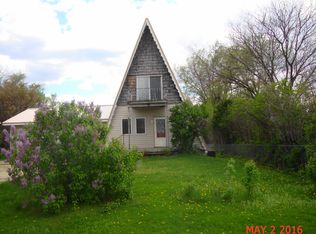 1103 E Dunkerton Rd, Cedar Falls, IA 50613