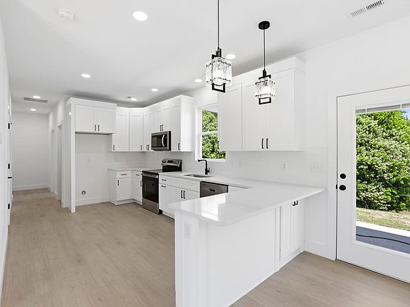 4th image of 429 Ambiance Ct