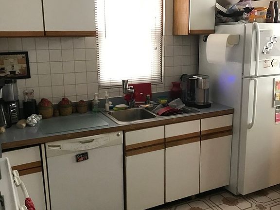 2nd image of 4116 N Damen Ave