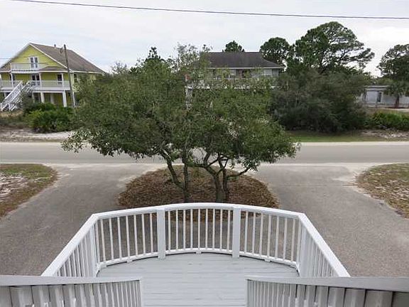 3rd image of 573 W Bayshore Dr