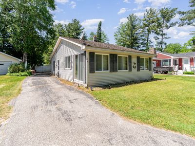 104 Hawk Ave, Houghton Lake, MI, 48629