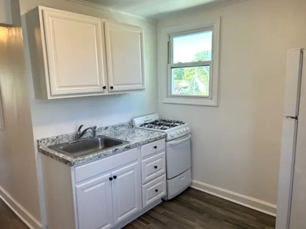 (undisclosed Address), Lindenhurst, NY 11757