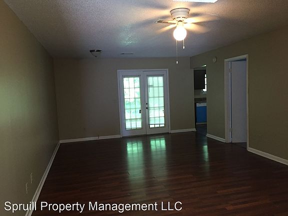 3rd image of 236 Helen Cir APT B