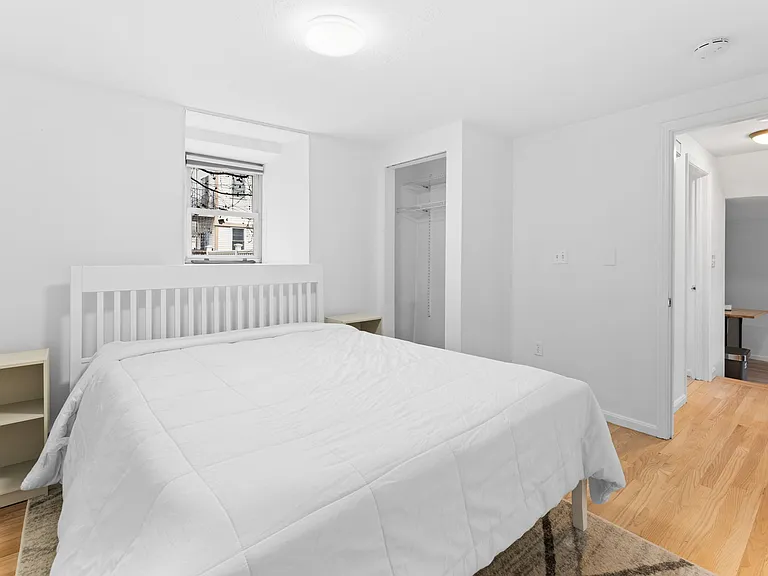 224 W 6th St #1 — Photo 7