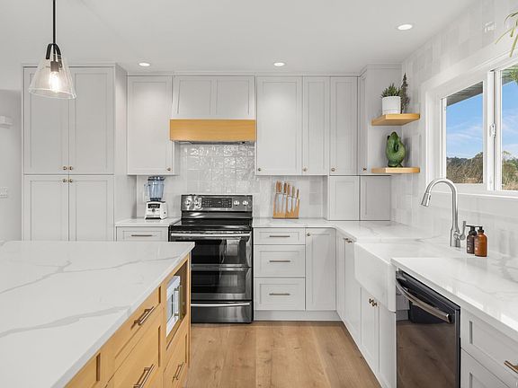 3rd image of 4425 Happy Valley Rd