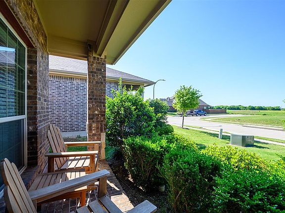 2nd image of 1217 Woodbine Cliff Dr