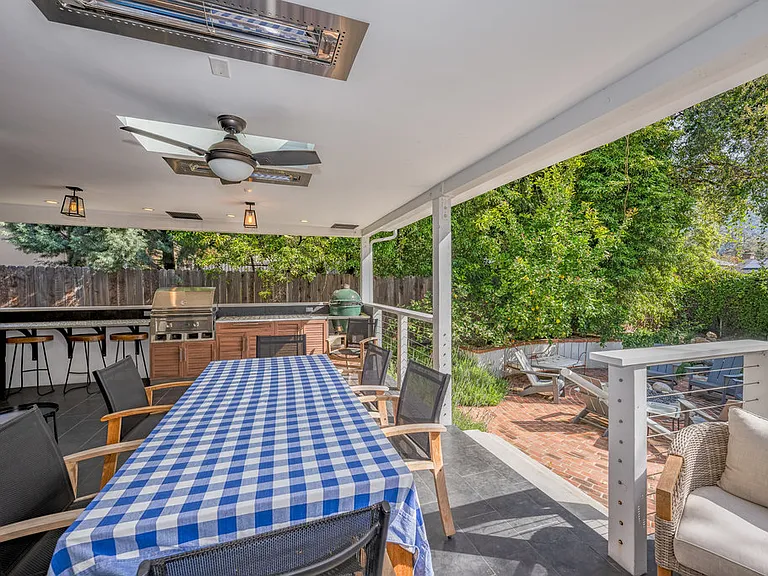2152 Grand Oaks Ave — Photo 15