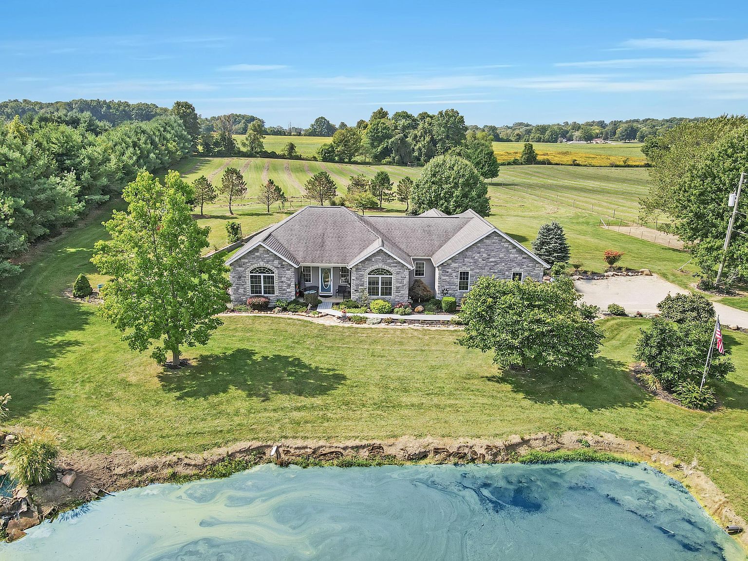 5706 Gale Rd SW, Pataskala, OH 43062 | Zillow