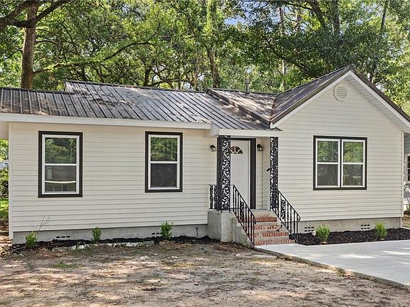 2nd image of 958 Cloverdale Dr