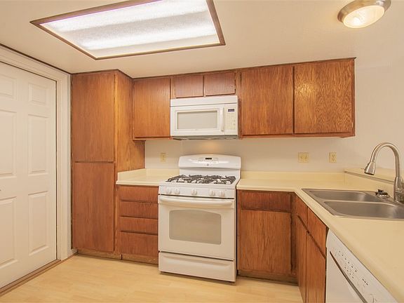 2nd image of 1651 Chatterly Ln