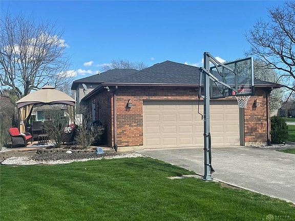 2nd image of 111 Northmoor Dr