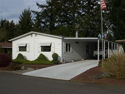 2nd image of 2303 Alonda Ln NE