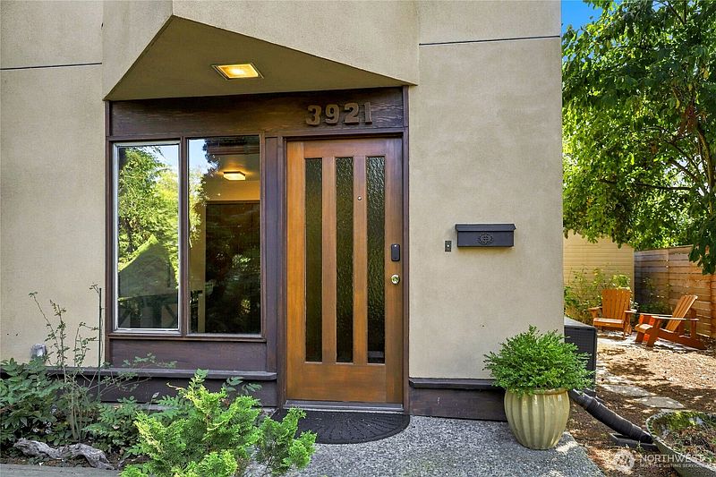 2nd image of 3921 S Angeline Street