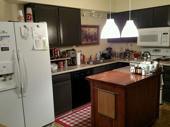 2nd image of 639 N Santa Anna