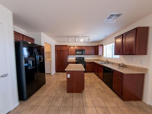 4th image of 10324 W Gross Ave
