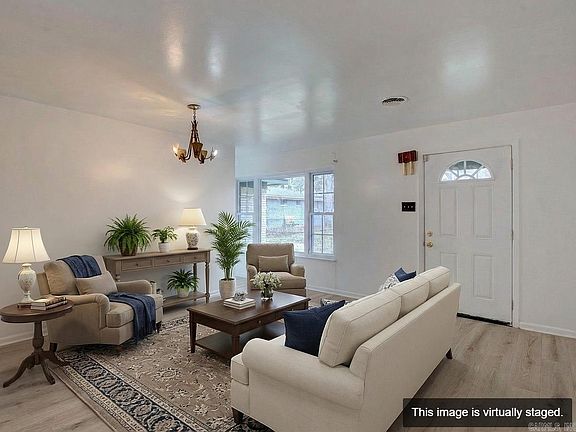 4th image of 3815 Bruno Rd