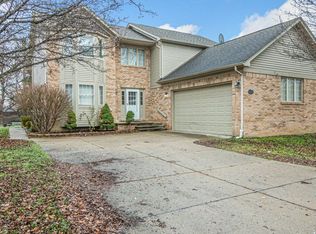 40710 Harmon Dr, Sterling Heights, MI 48310