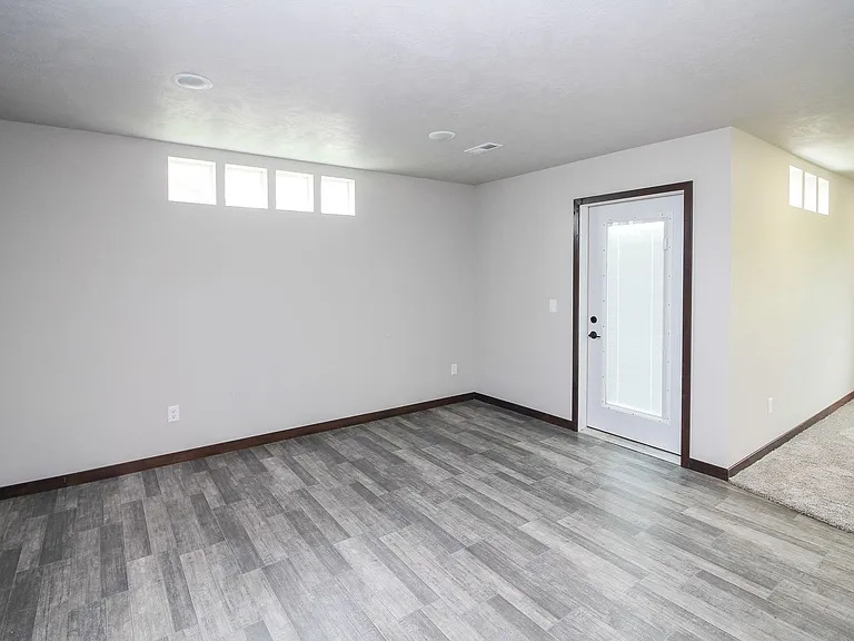 620-4 W Samantha St — Photo 11