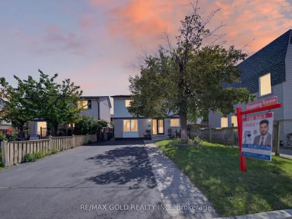 10 Jeffrey St, Brampton, ON L6S 2M9
