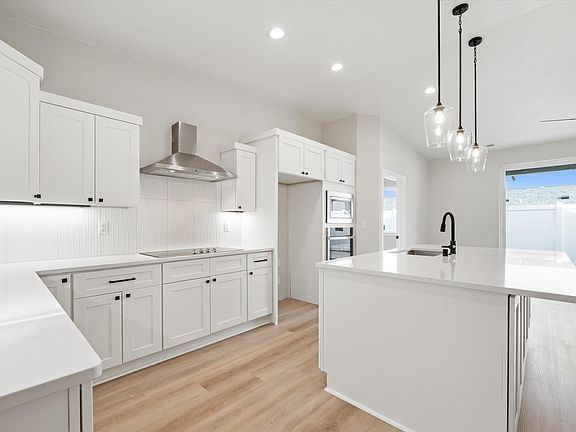 2nd image of 1374 Kalani Ct