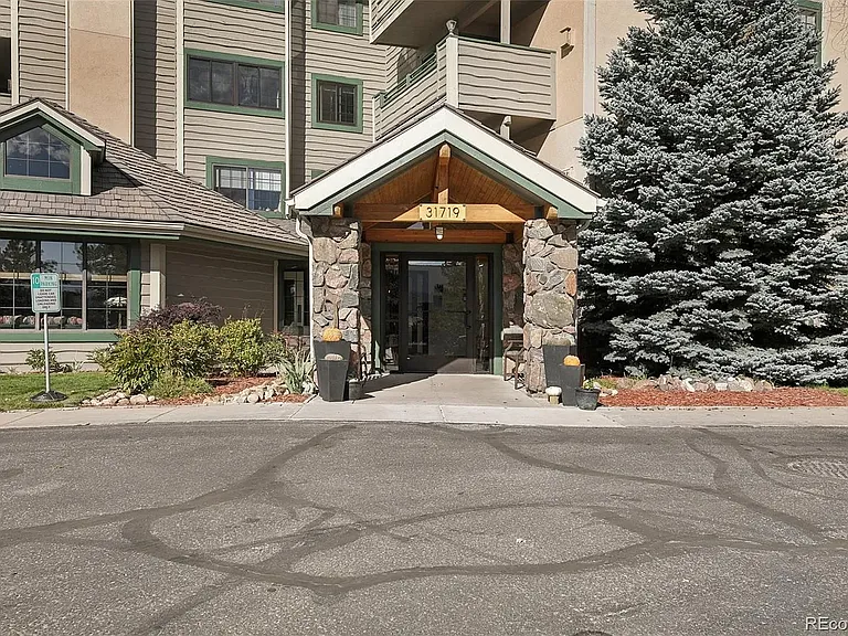 The entryway carport
