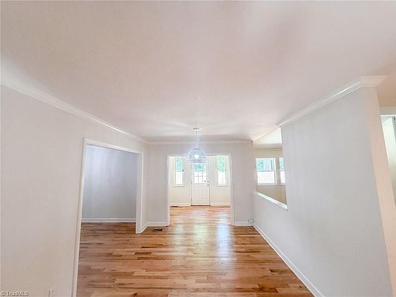 3rd image of 113 Forestview Dr