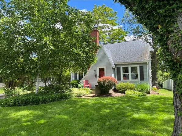 570 Edgewood Ave, Rochester, NY 14618