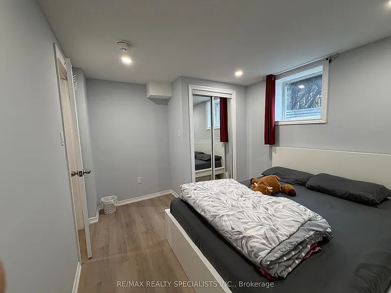 934 Boyer Blvd #BASEMENT — Photo 12